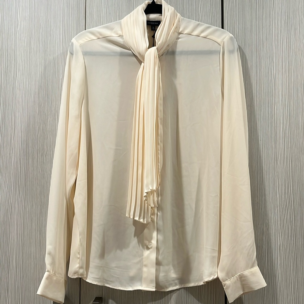 NEW Who What Wear Cream‎ Semi Sheer Pleated Tie Neck Blouse Size L